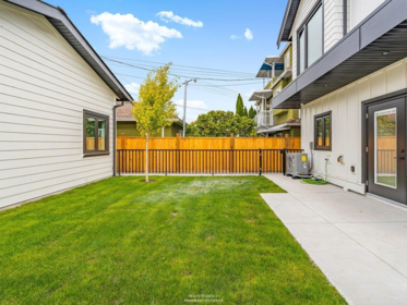 Outdoor Deck Photo of 2 4257 Knight Street, Vancouver, BC