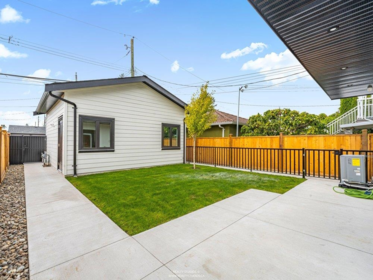 Outdoor Patio Photo of 2 4257 Knight Street, Vancouver, BC