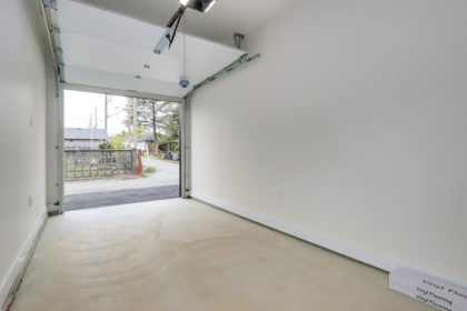 Swimming Pool Photo of 2 4257 Knight Street, Vancouver, BC