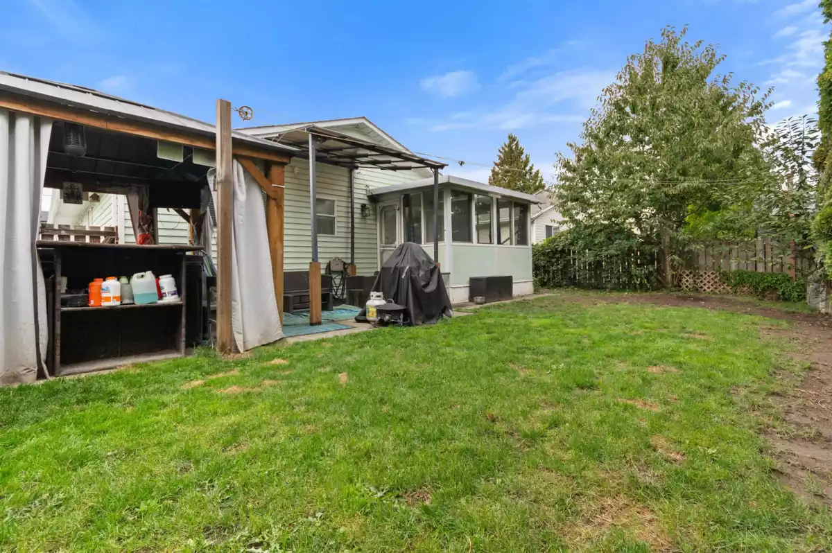 Backyard Photo of 9520 Carroll Street, Chilliwack, BC
