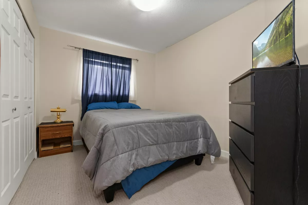 Entry Foyer Photo of 9520 Carroll Street, Chilliwack, BC