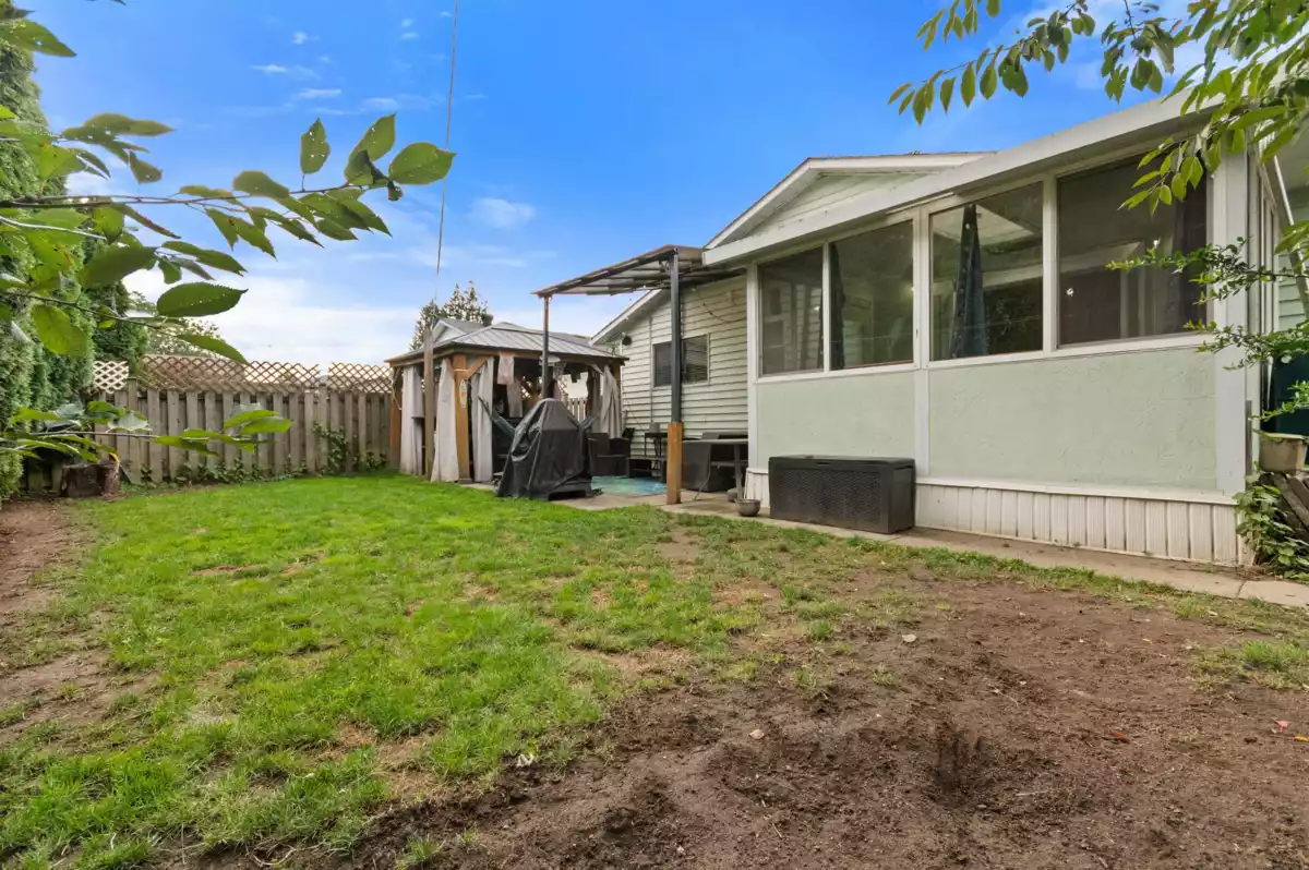 Outdoor Deck Photo of 9520 Carroll Street, Chilliwack, BC