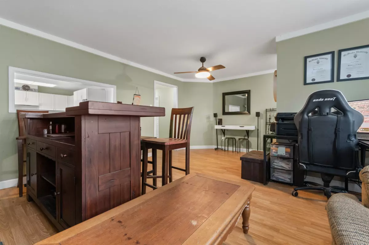 Pantry Photo of 9520 Carroll Street, Chilliwack, BC