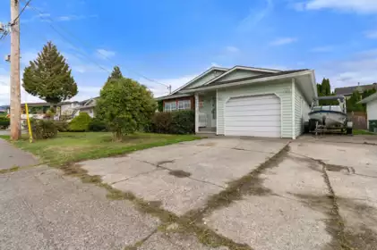 9520 Carroll Street, Chilliwack, BC, Chilliwack — Single Family Residence for sale