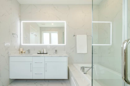 Powder Room Photo of 3321 W 37th Avenue, Vancouver, BC