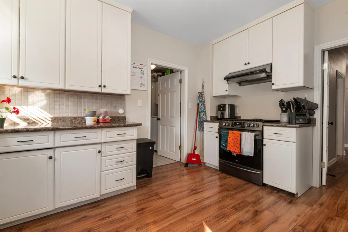 Bedroom 2 Photo of 46197 Reece Avenue, Chilliwack, BC