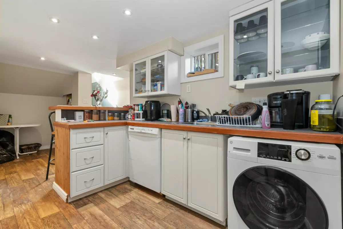 Garage Interior Photo of 46197 Reece Avenue, Chilliwack, BC