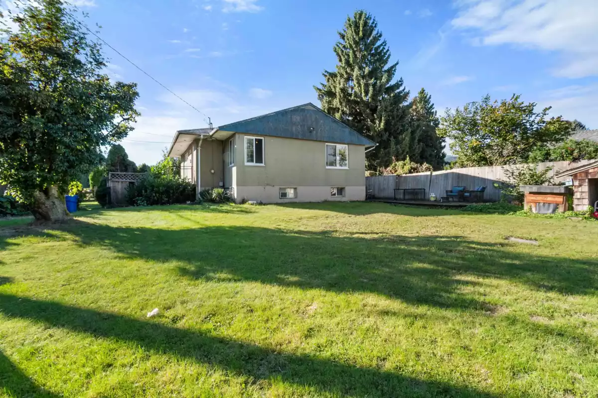 Kitchen Photo of 46197 Reece Avenue, Chilliwack, BC