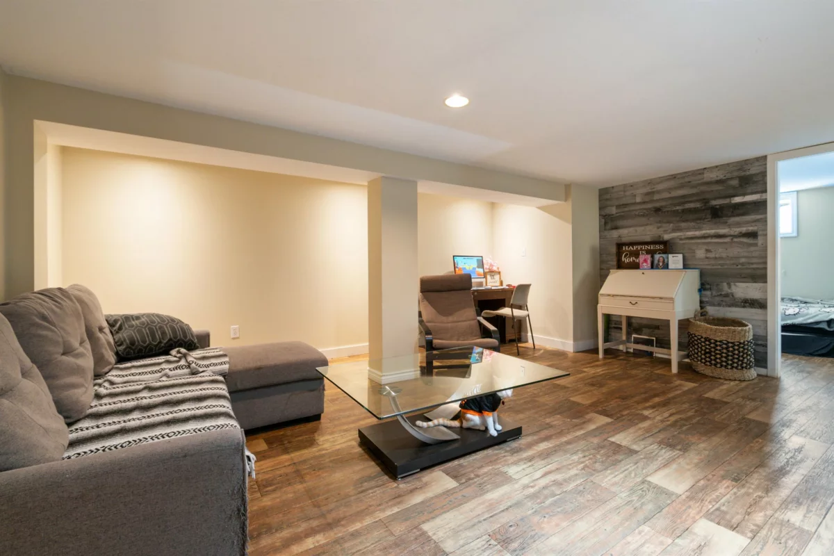 Swimming Pool Photo of 46197 Reece Avenue, Chilliwack, BC