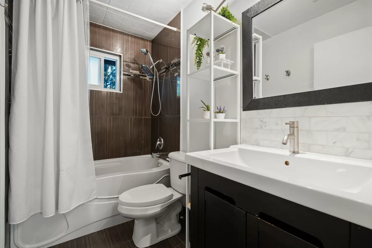 Laundry Room Photo of 2378 Mariana Place, Coquitlam, BC