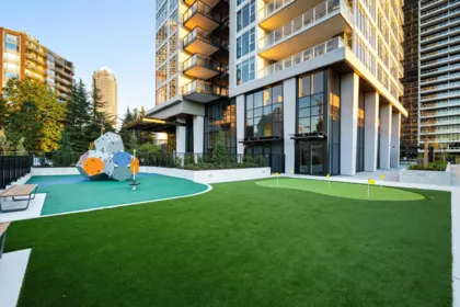 Front Yard Photo of 4001 720 Farrow Street, Coquitlam, BC
