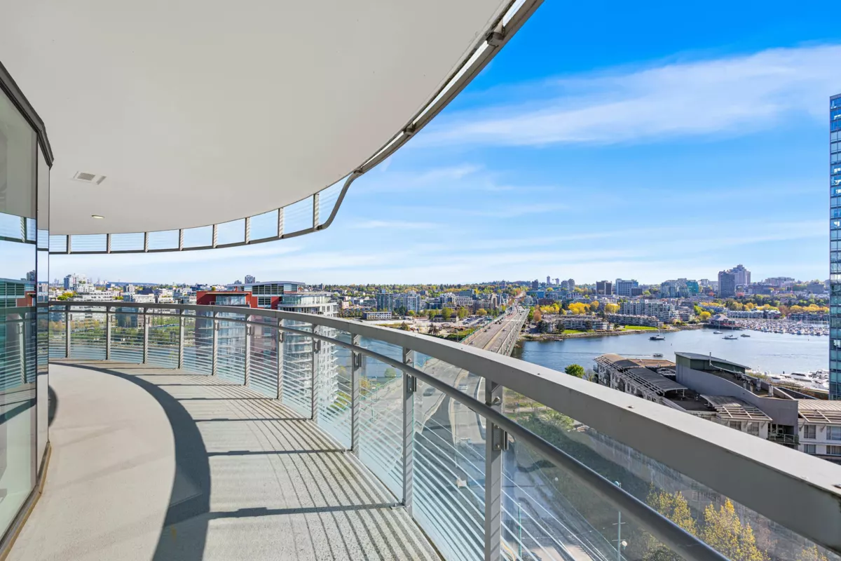 Exterior Front Photo of 1584 87 Nelson Street, Vancouver, BC