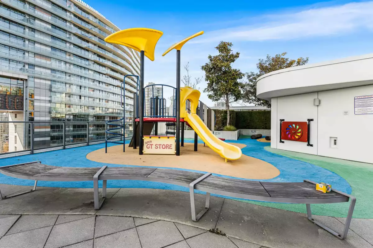 Garden / Landscaping Photo of 1584 87 Nelson Street, Vancouver, BC