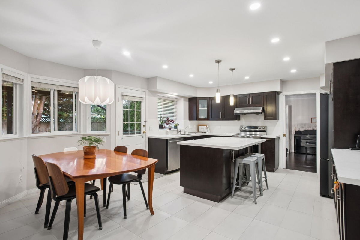 Breakfast Nook Photo of 6080 Granville Avenue, Richmond, BC