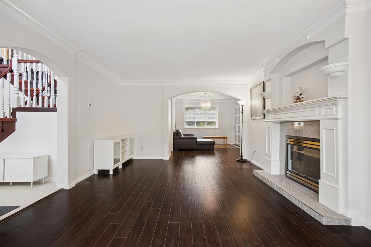 Dining Area Photo of 6080 Granville Avenue, Richmond, BC