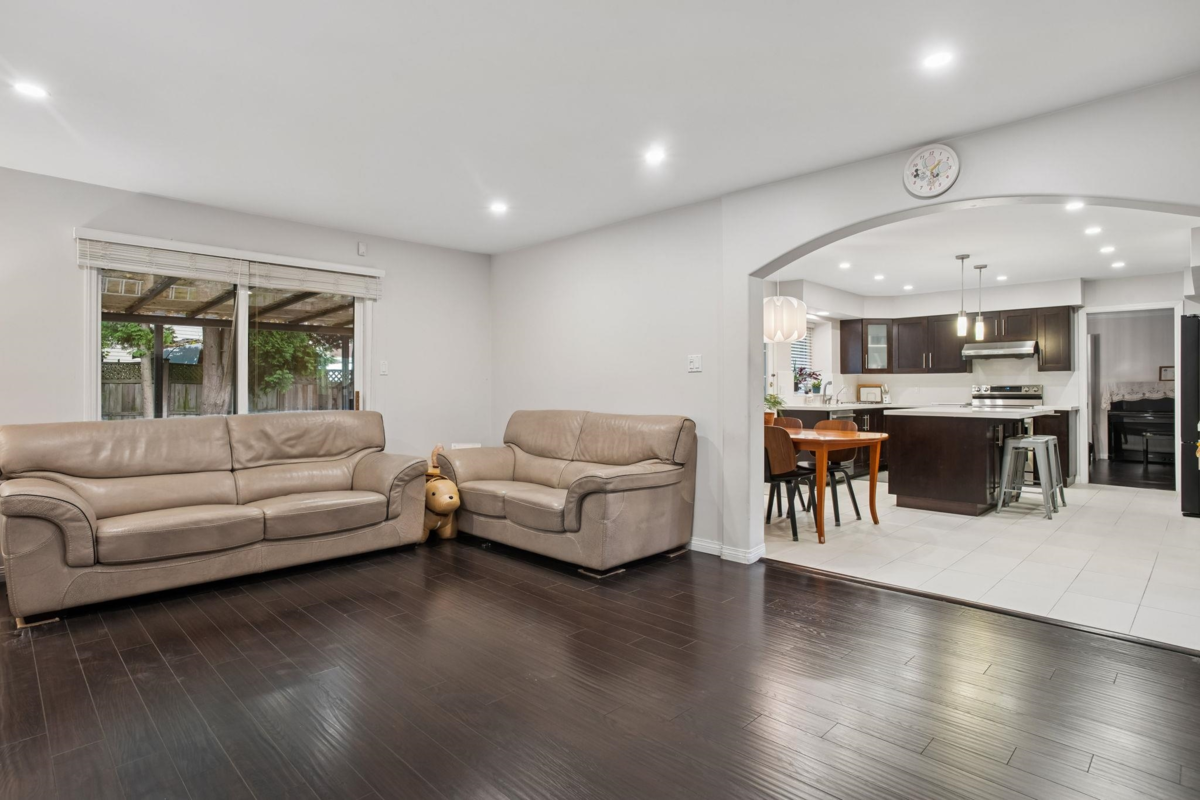 Guest Bathroom Photo of 6080 Granville Avenue, Richmond, BC