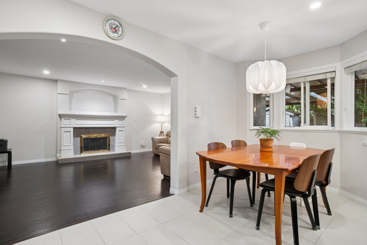 Primary Bathroom Photo of 6080 Granville Avenue, Richmond, BC