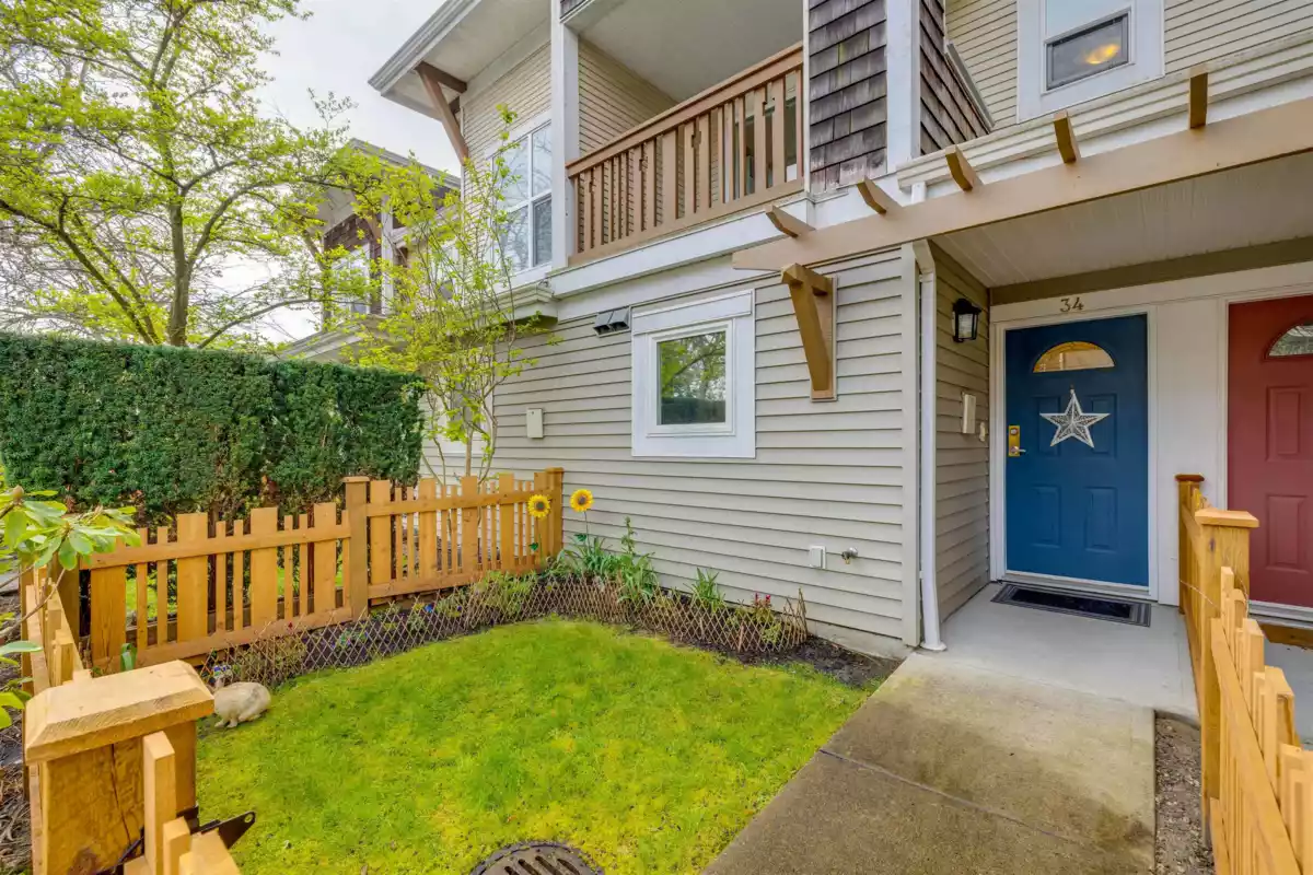 Living Room Photo of 34 7111 Lynnwood Drive, Richmond, BC