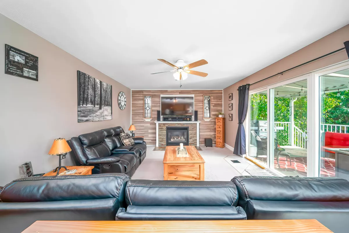 Entry Foyer Photo of 26912 24a Avenue, Langley, BC
