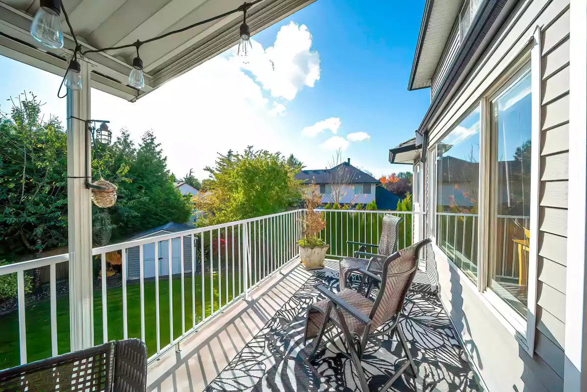 Walk-In Closet Photo of 26912 24a Avenue, Langley, BC