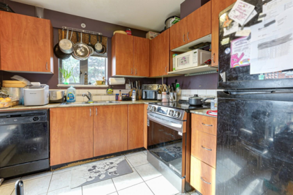 202 850 Royal Avenue, New Westminster, BC, New Westminster — Apartment/Condo for sale