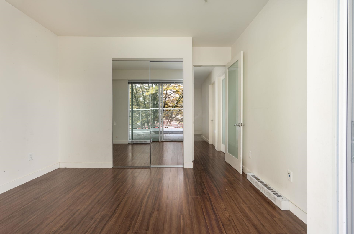Kitchen Island Photo of 218 3333 Main Street, Vancouver, BC