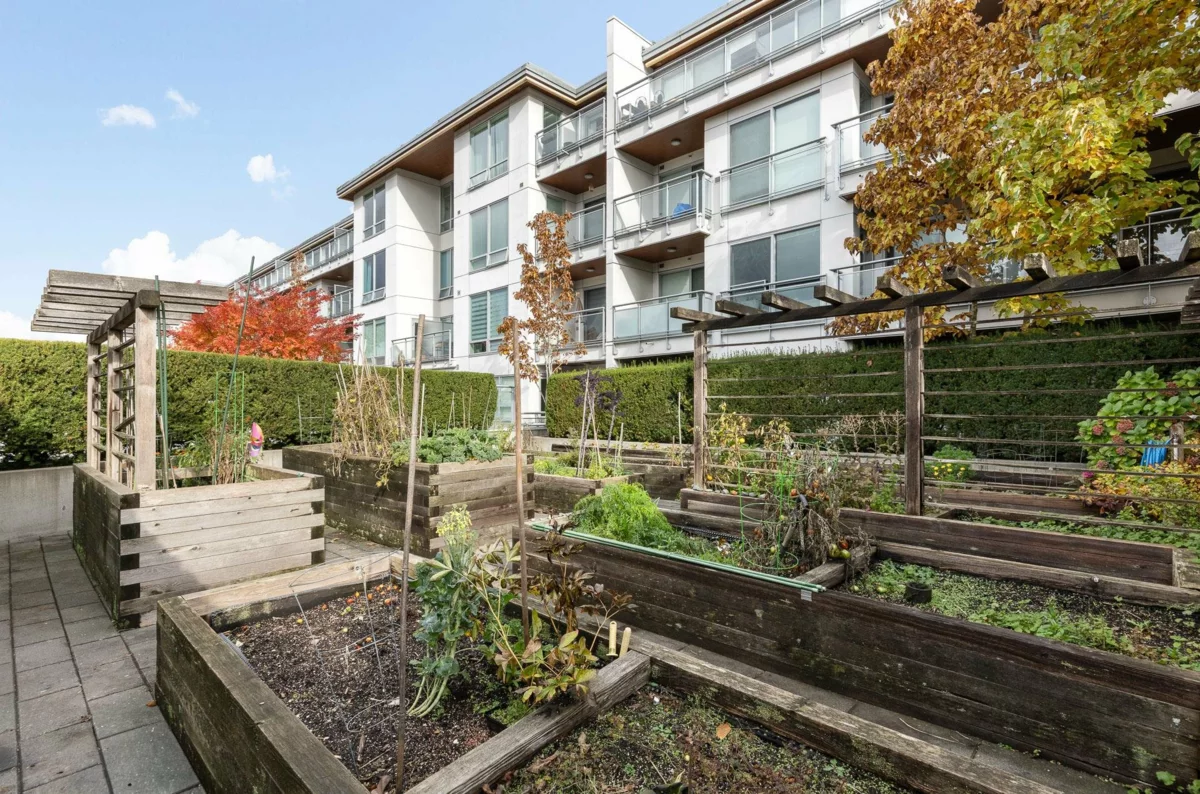 Powder Room Photo of 218 3333 Main Street, Vancouver, BC