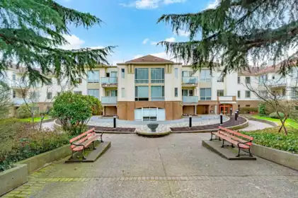 310 6742 Station Hill Court, Burnaby, BC, Burnaby — Apartment/Condo for sale