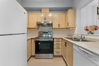 310 6742 Station Hill Court, Burnaby, BC, Burnaby — Apartment/Condo for sale