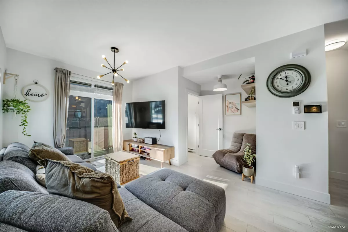 Living Room Photo of 82 2075 Oak Meadows Drive, Surrey, BC