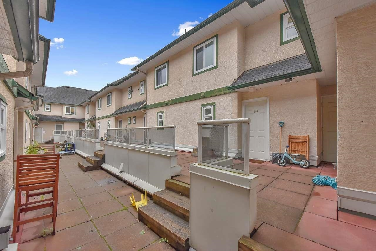 Kitchen Photo of 209 3978 Albert Street, Burnaby, BC