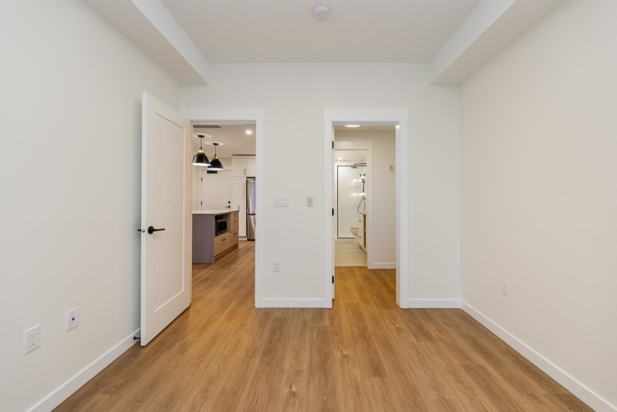 Entry Foyer Photo of 306 27215 Aldergrove Town Centre Drive, Langley, BC