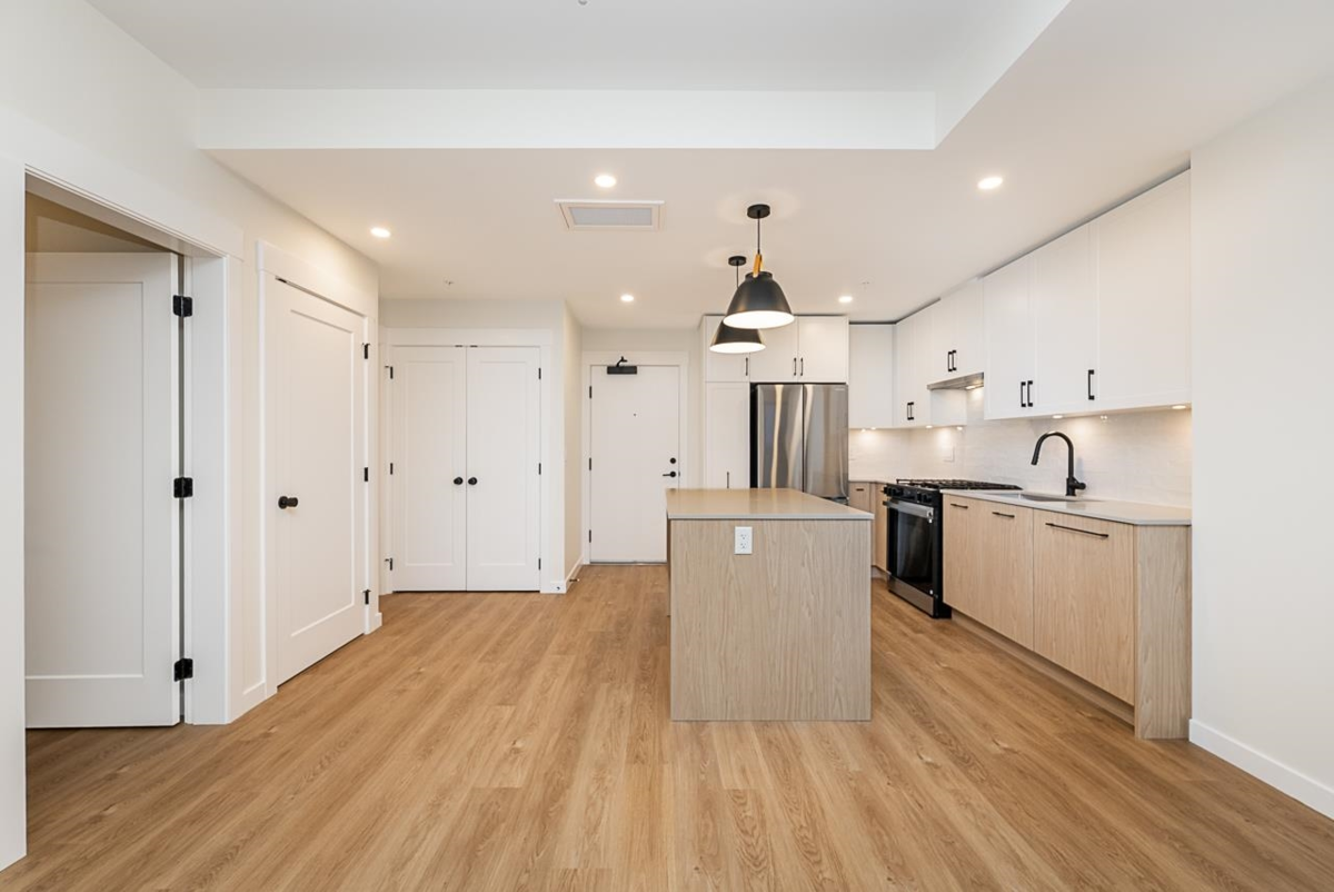 Guest Bathroom Photo of 306 27215 Aldergrove Town Centre Drive, Langley, BC