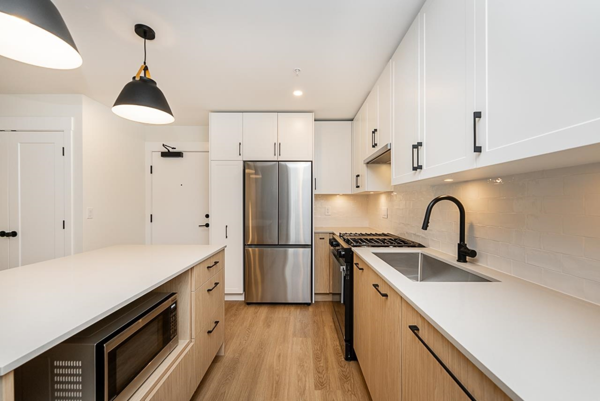 Walk-In Closet Photo of 306 27215 Aldergrove Town Centre Drive, Langley, BC