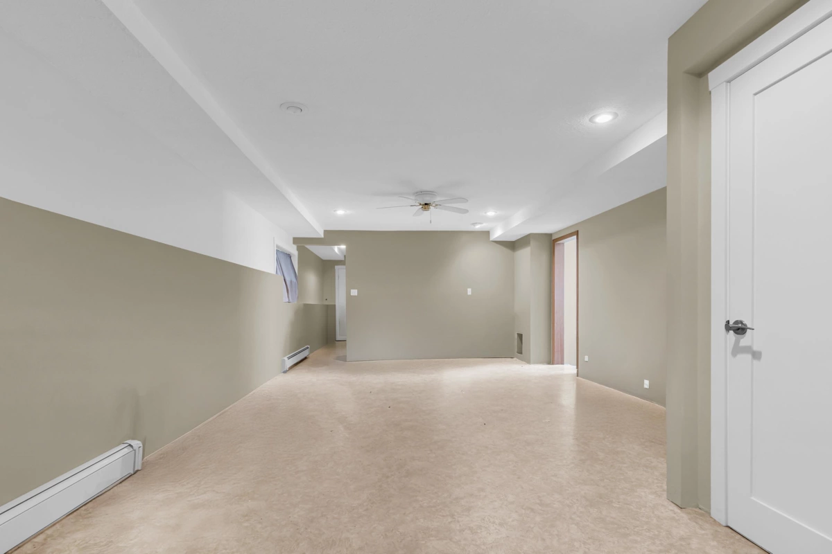 Backyard Photo of 14424 Sunset Drive, White Rock, BC