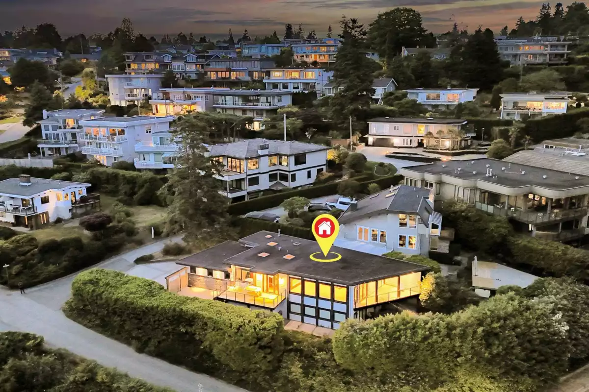 Family Room Photo of 14424 Sunset Drive, White Rock, BC