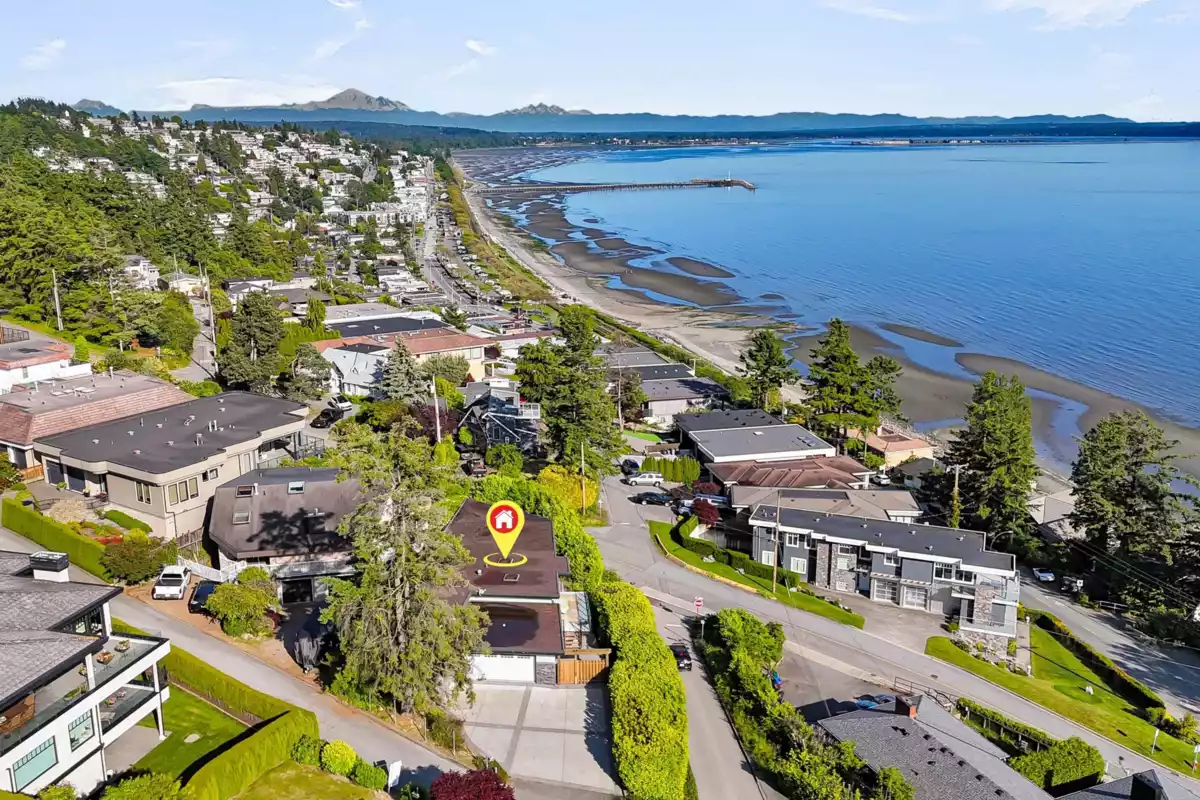 Kitchen Photo of 14424 Sunset Drive, White Rock, BC