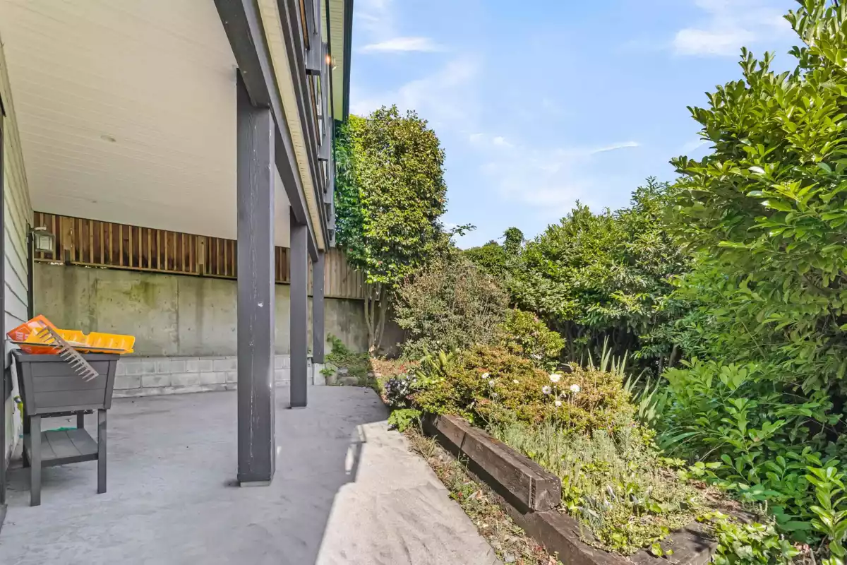 Outdoor Kitchen Photo of 14424 Sunset Drive, White Rock, BC