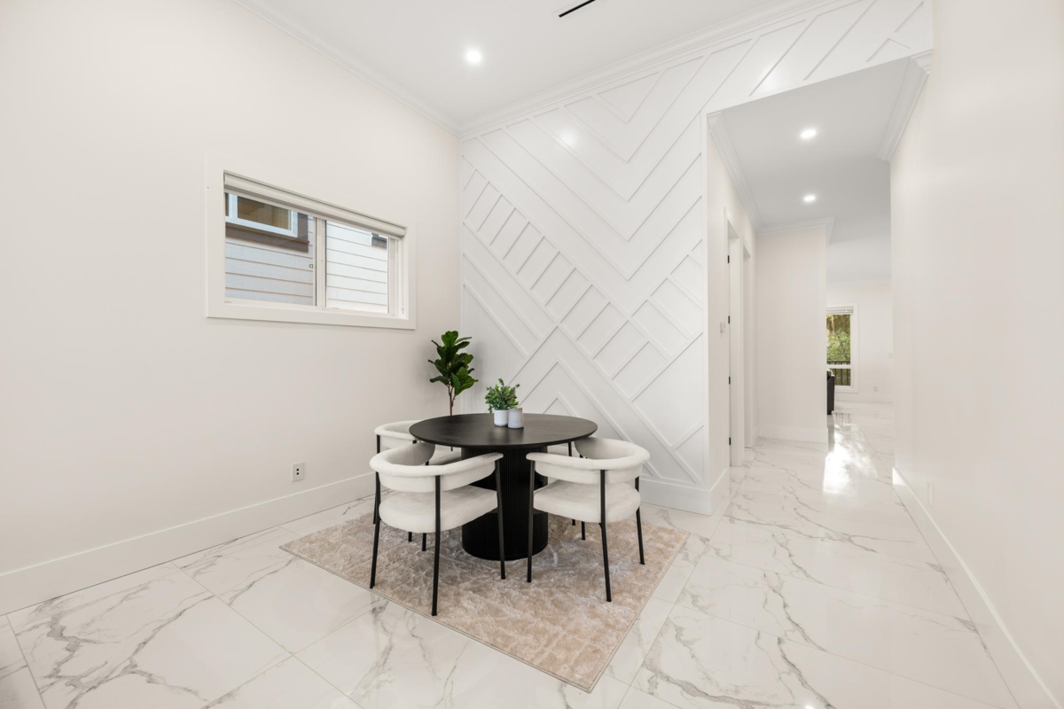 Kitchen Island Photo of 11481 138a Street, Surrey, BC