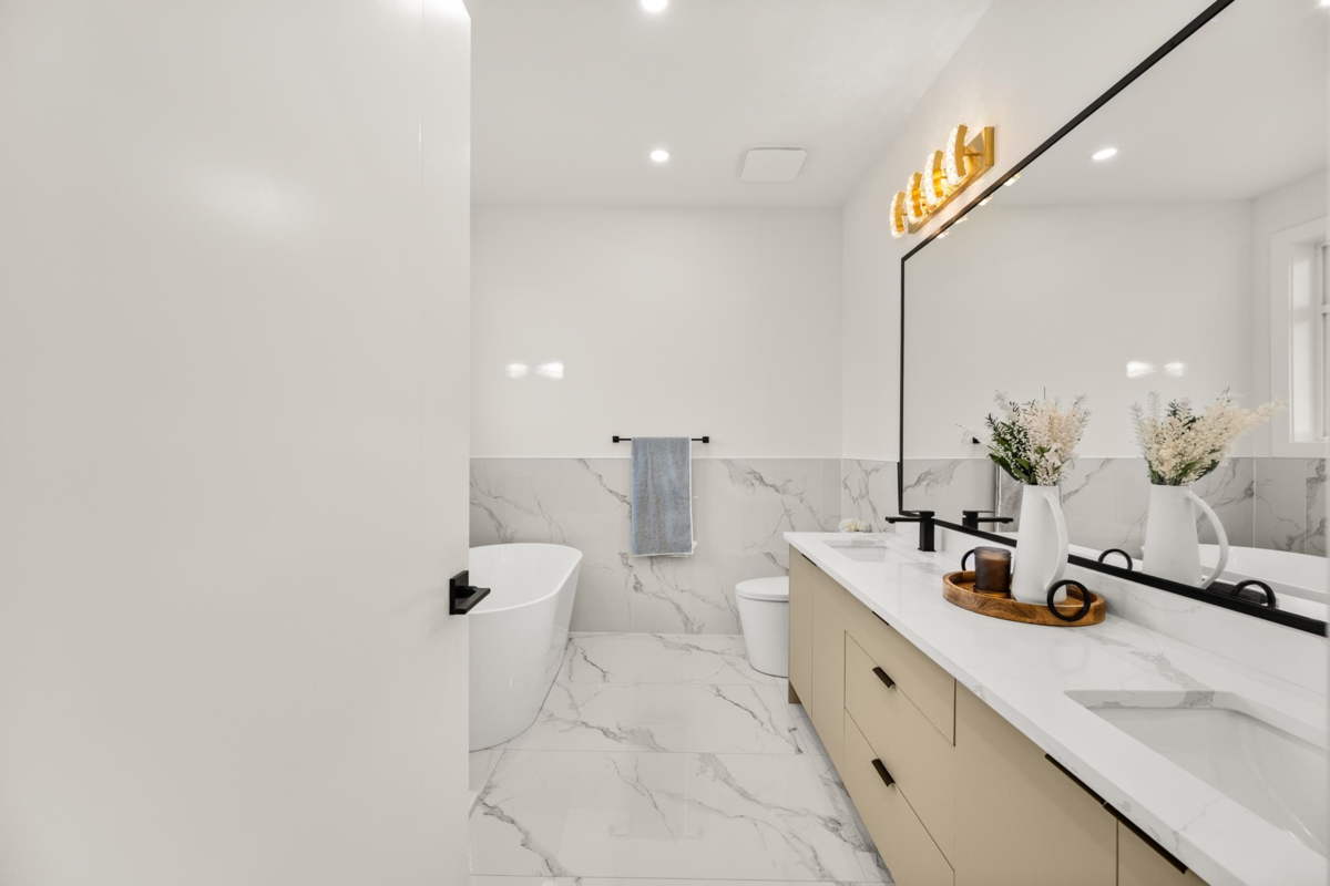 Outdoor Deck Photo of 11481 138a Street, Surrey, BC