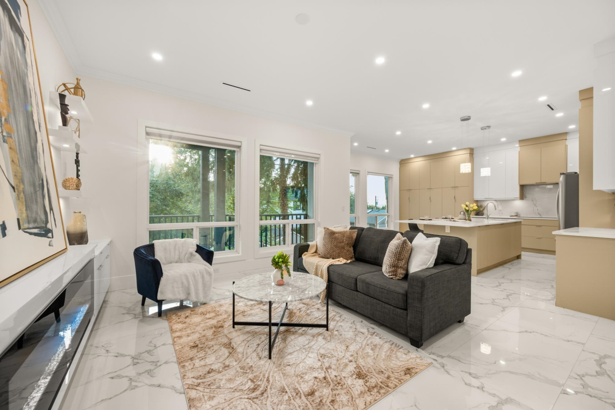 Walk-In Closet Photo of 11481 138a Street, Surrey, BC