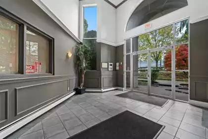 106 32725 George Ferguson Way, Abbotsford, BC, Abbotsford — Apartment/Condo for sale