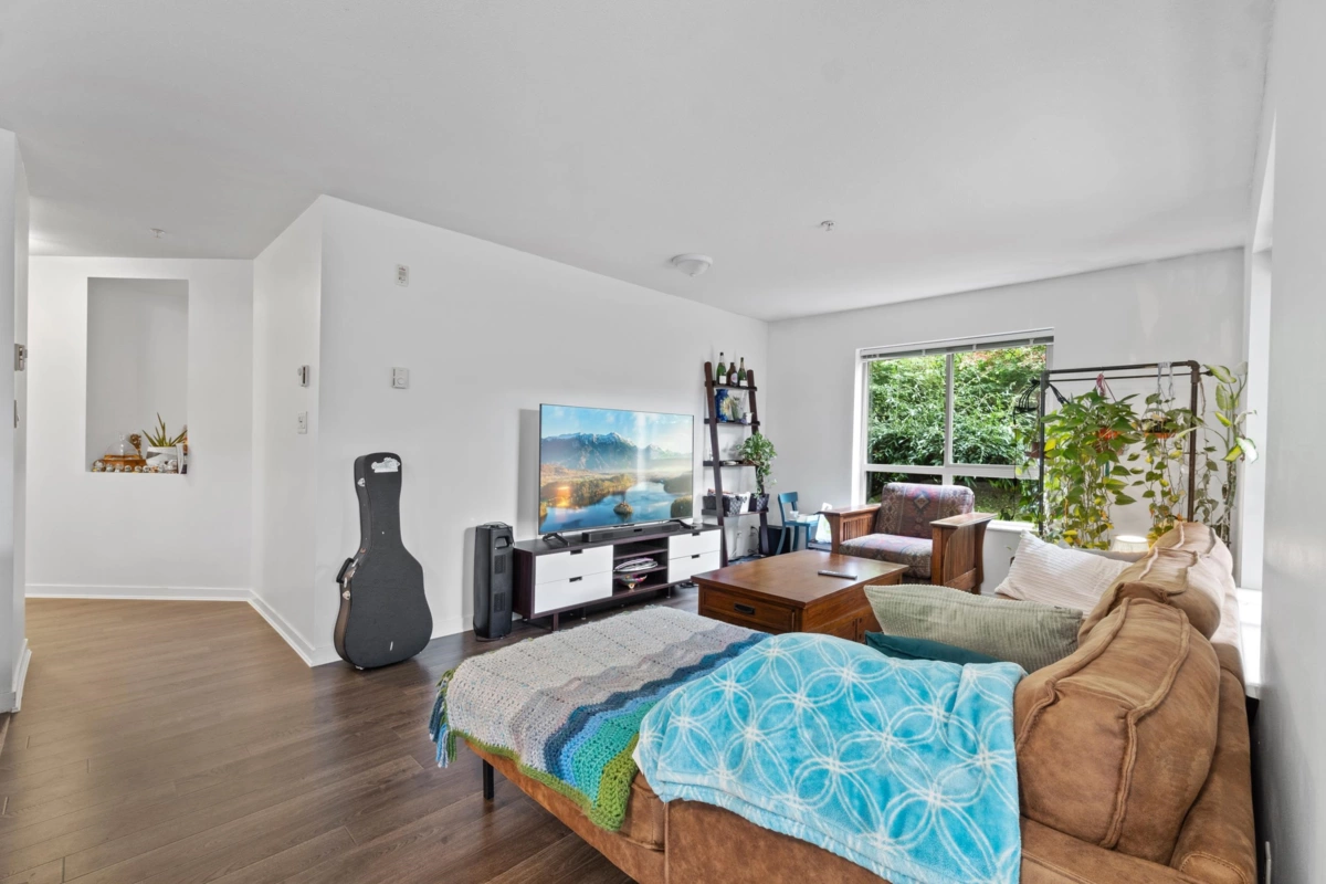 Kitchen Photo of 101 11665 Haney Bypass, Maple Ridge, BC