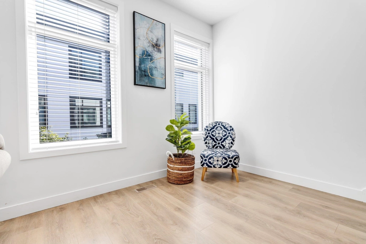 Entry Foyer Photo of 21 7127 193a Street, Surrey, BC