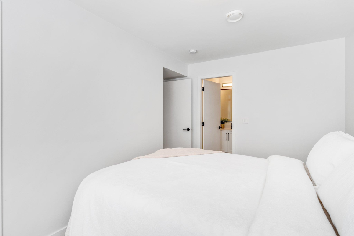 Guest Bathroom Photo of 21 7127 193a Street, Surrey, BC