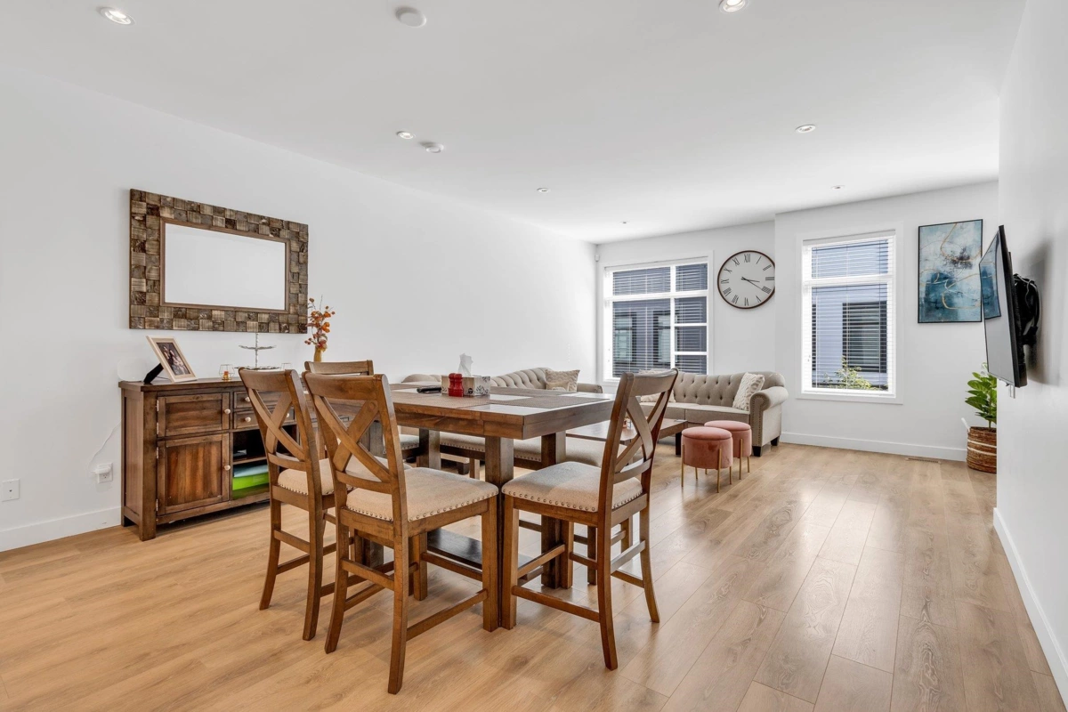 Kitchen Photo of 21 7127 193a Street, Surrey, BC