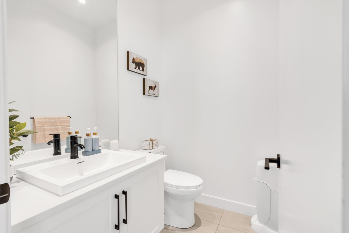 Primary Bathroom Photo of 21 7127 193a Street, Surrey, BC