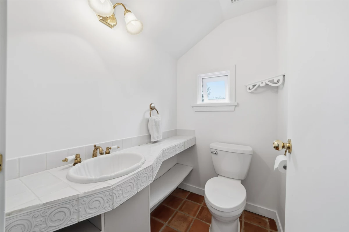 Entry Foyer Photo of 5761 Holland Street, Vancouver, BC