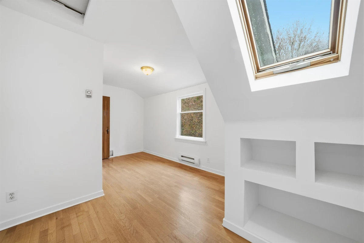 Hot Tub / Spa Photo of 5761 Holland Street, Vancouver, BC