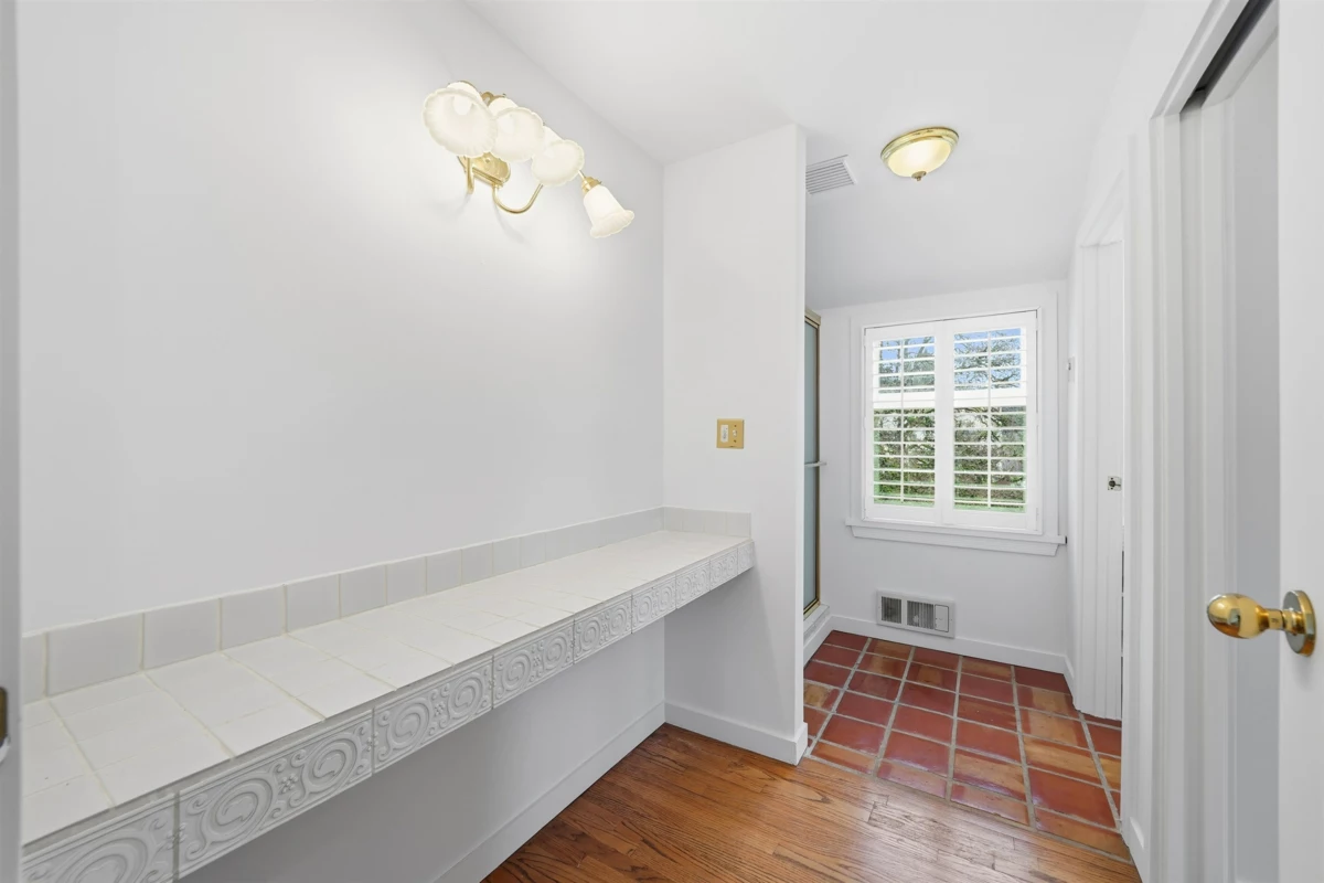 Mudroom Photo of 5761 Holland Street, Vancouver, BC